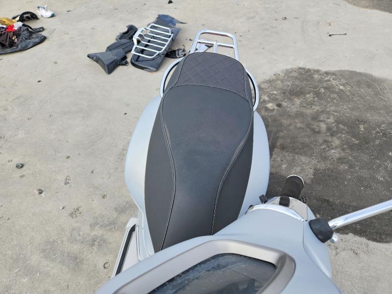 2023 Vespa GTS/SEI Giorni 300