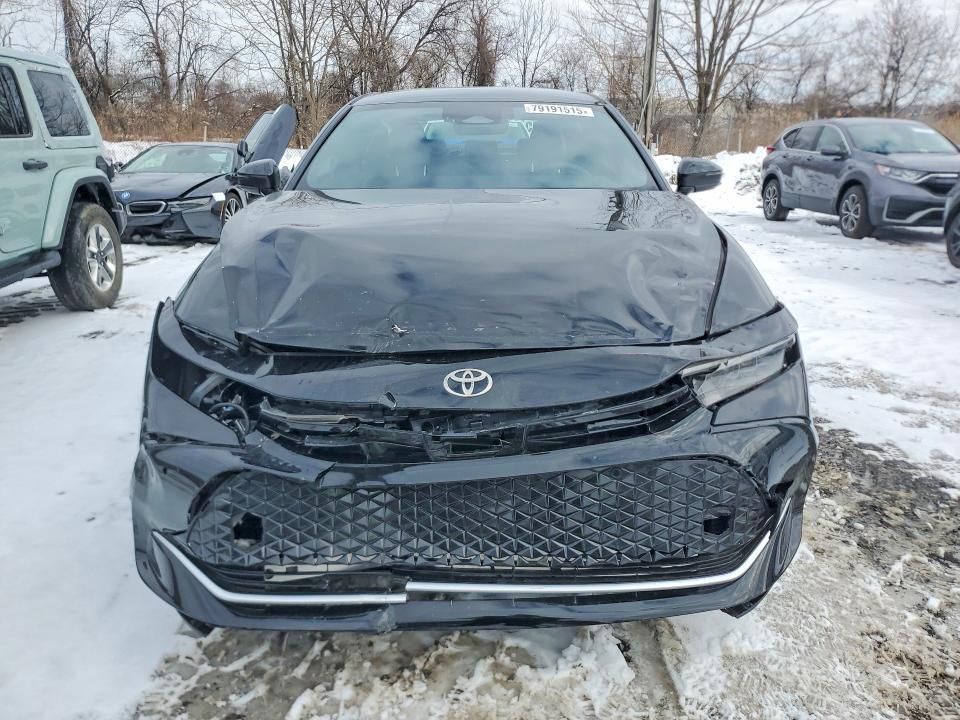 2026 Toyota Crown Platinum