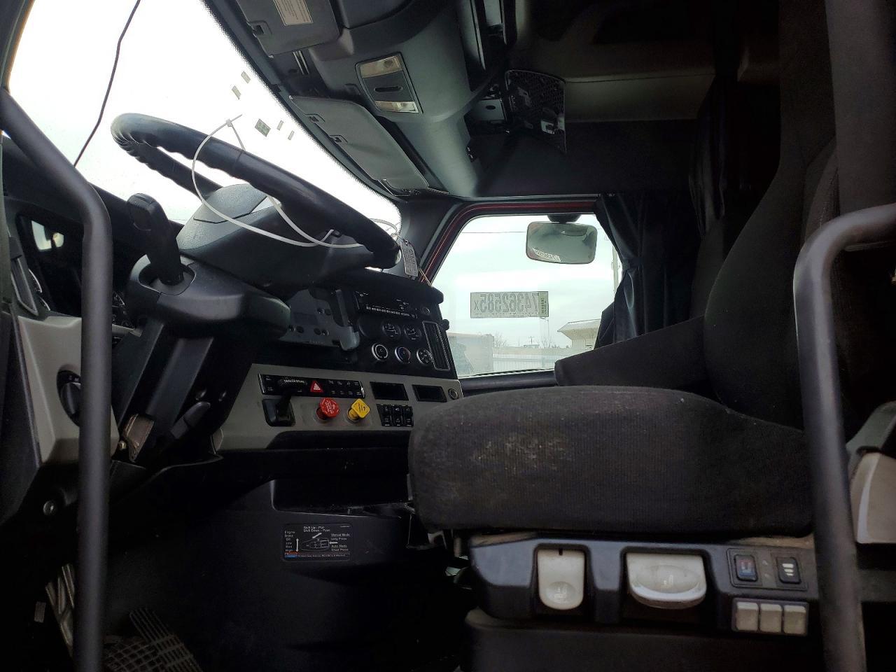 2023 Freightliner Cascadia 126 Semi Truck