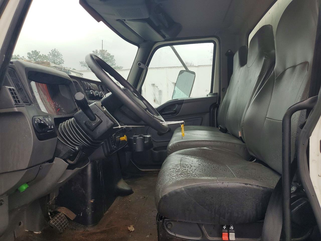 2019 International MV607 BOX Truck