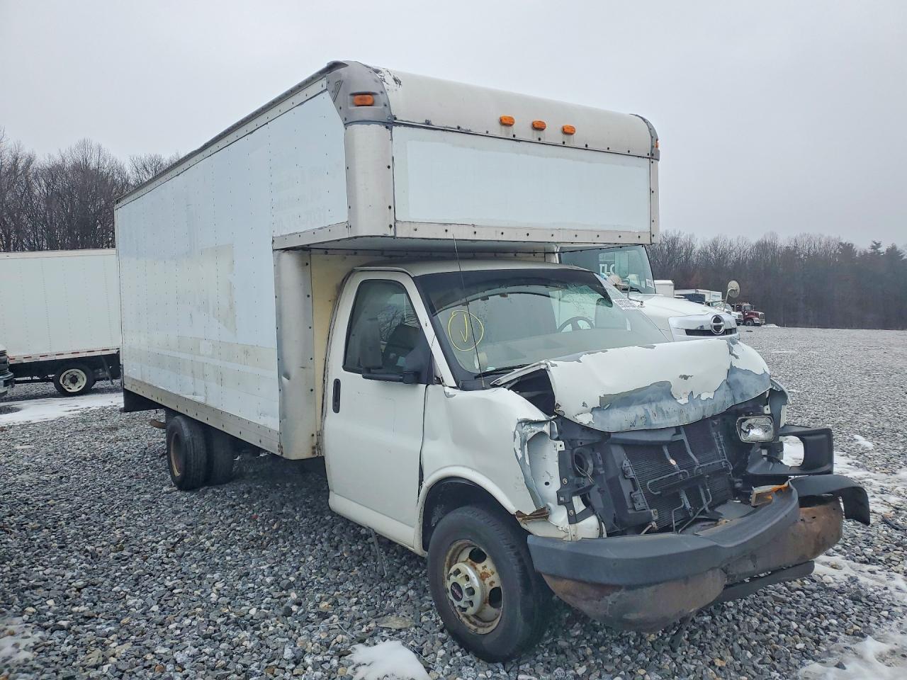 2004 GMC Savana cut