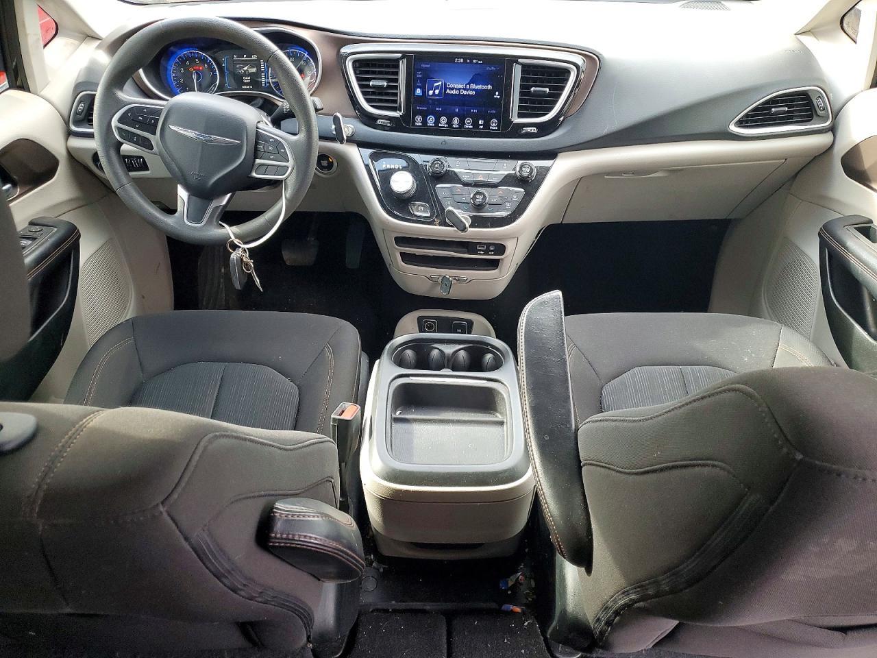 2017 Chrysler Pacifica Touring l