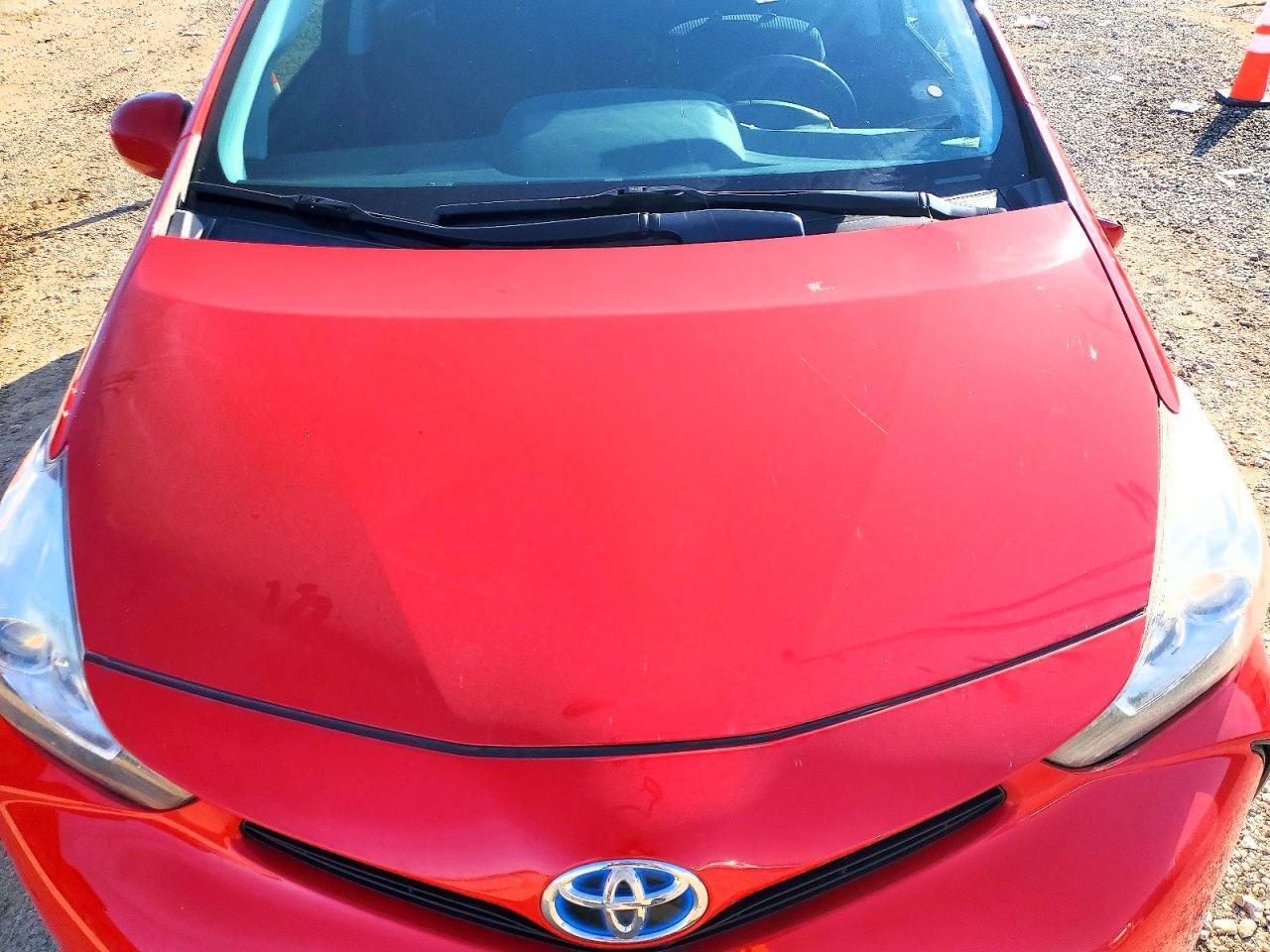 2016 Toyota Prius v Three