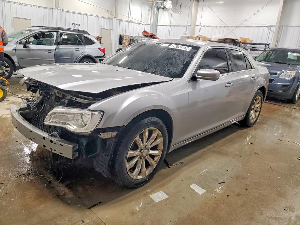 2016 Chrysler 300 Limited