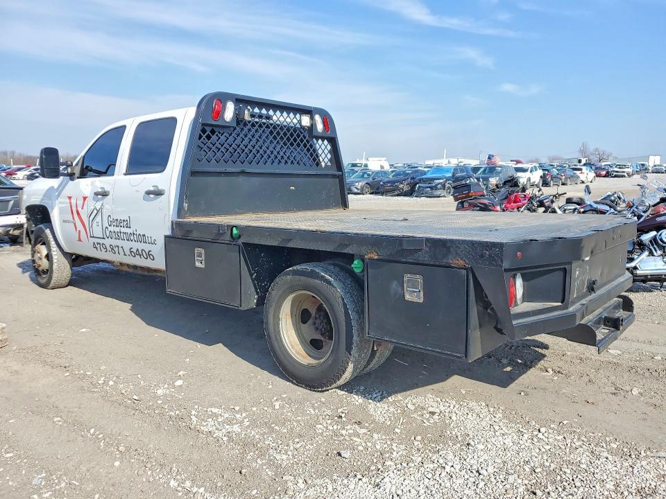 2013 Chevrolet Silverado Flatbed Truck