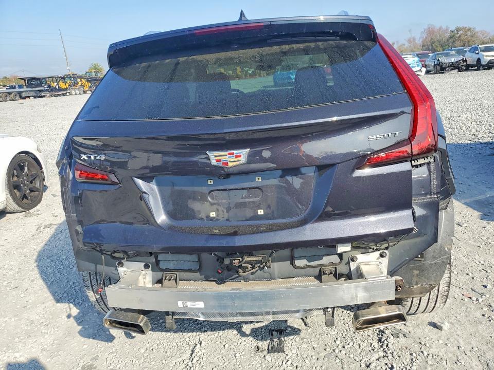 2023 Cadillac XT4 Premium Luxury