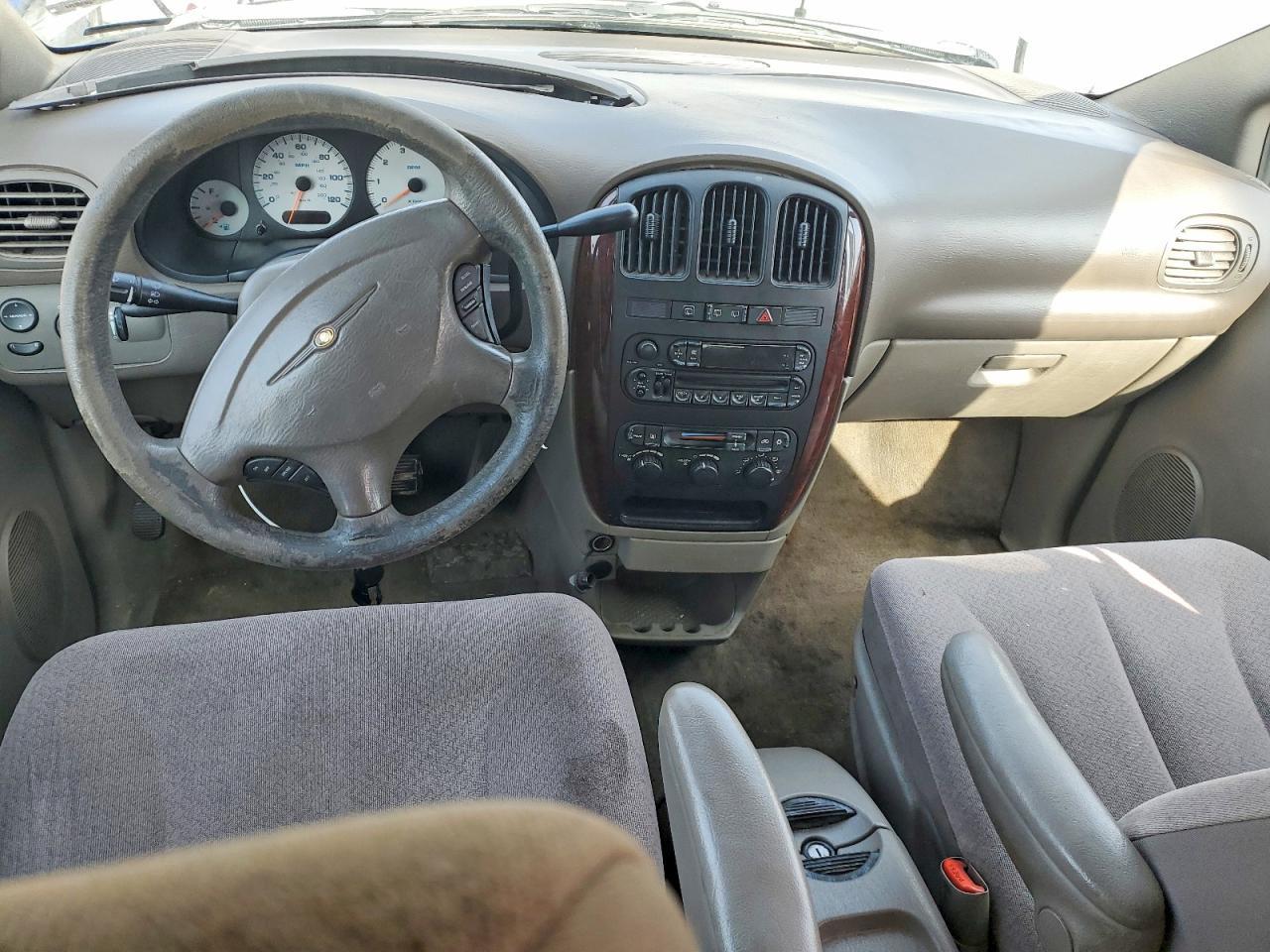 2003 Chrysler Town & Country