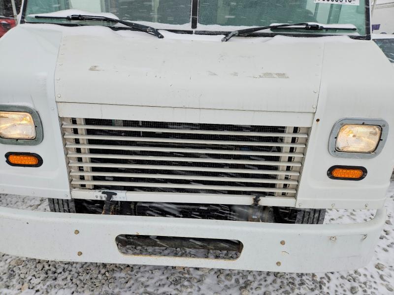 2013 Freightliner MT45G Delivery Truck