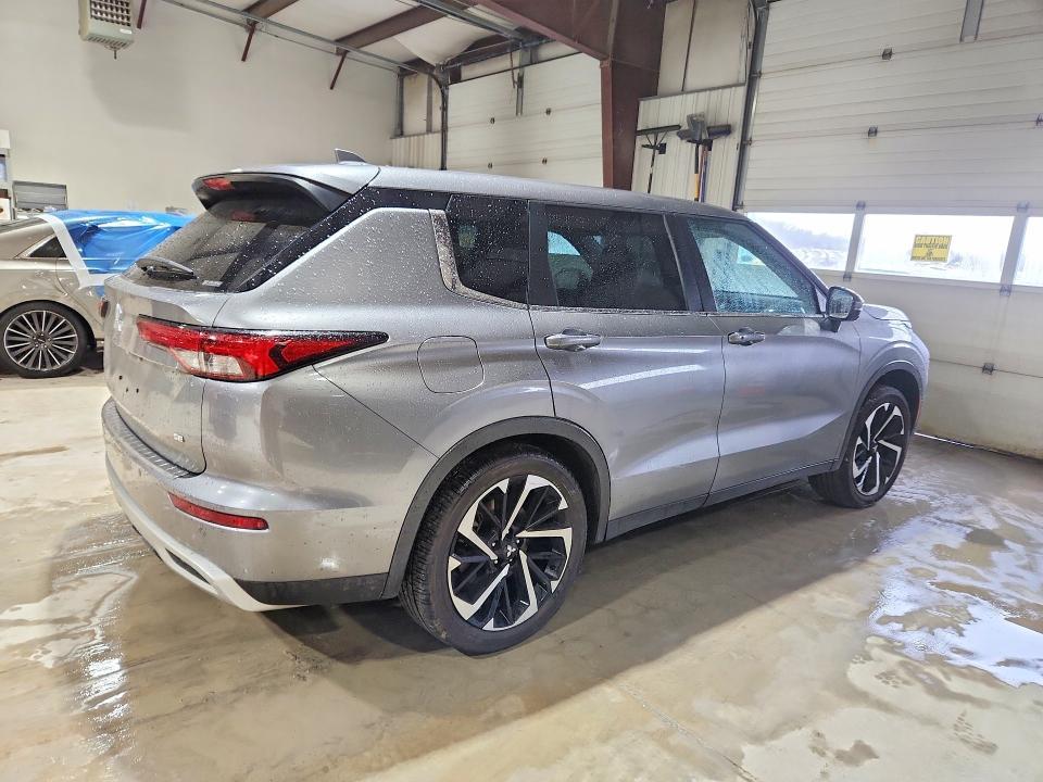 2022 Mitsubishi Outlander se
