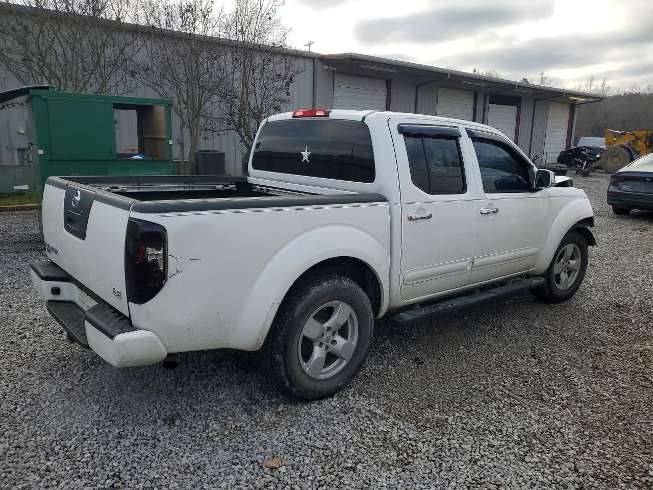 2008 Nissan Frontier Crew Cab LE