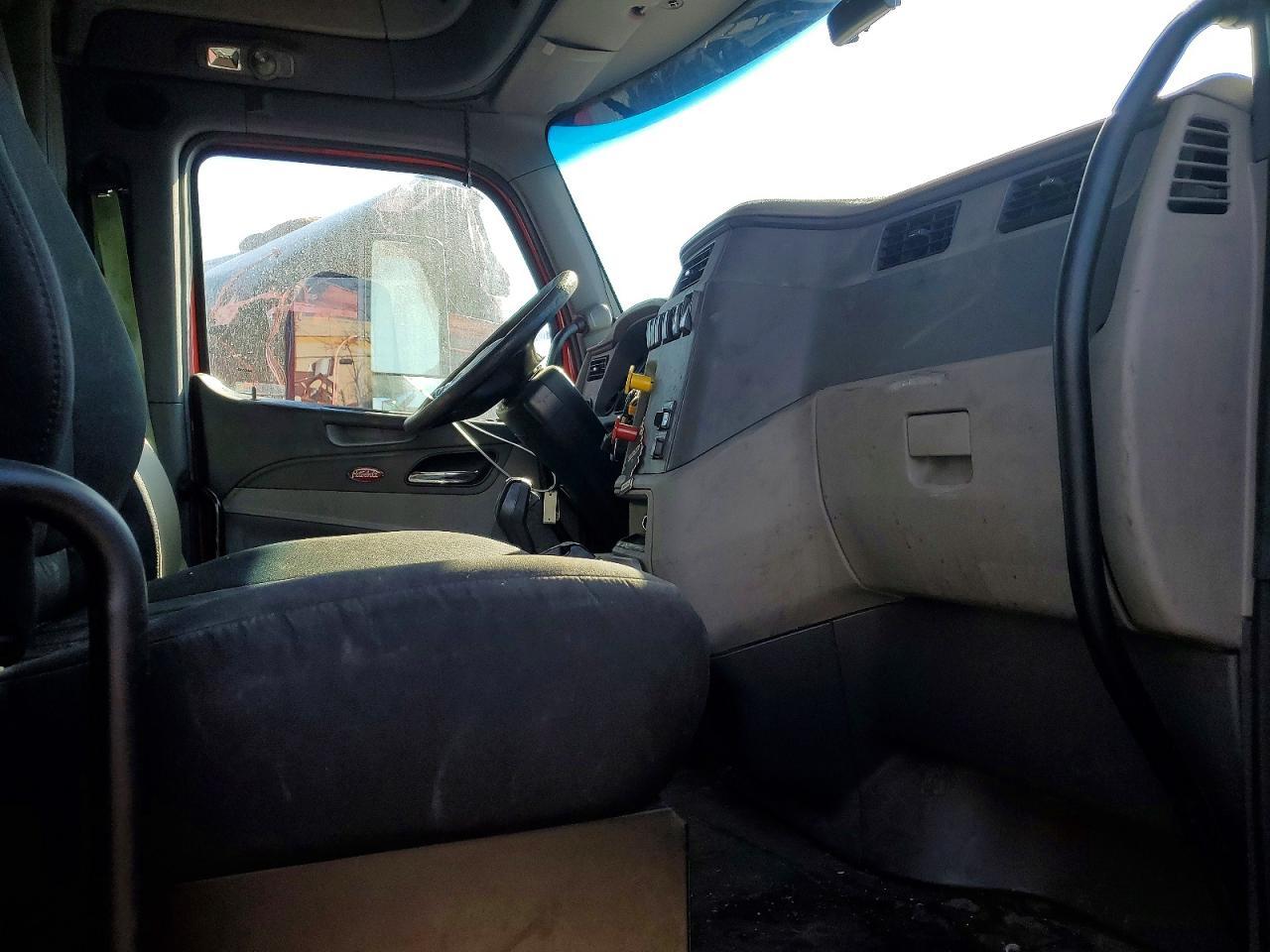 2018 Peterbilt 579