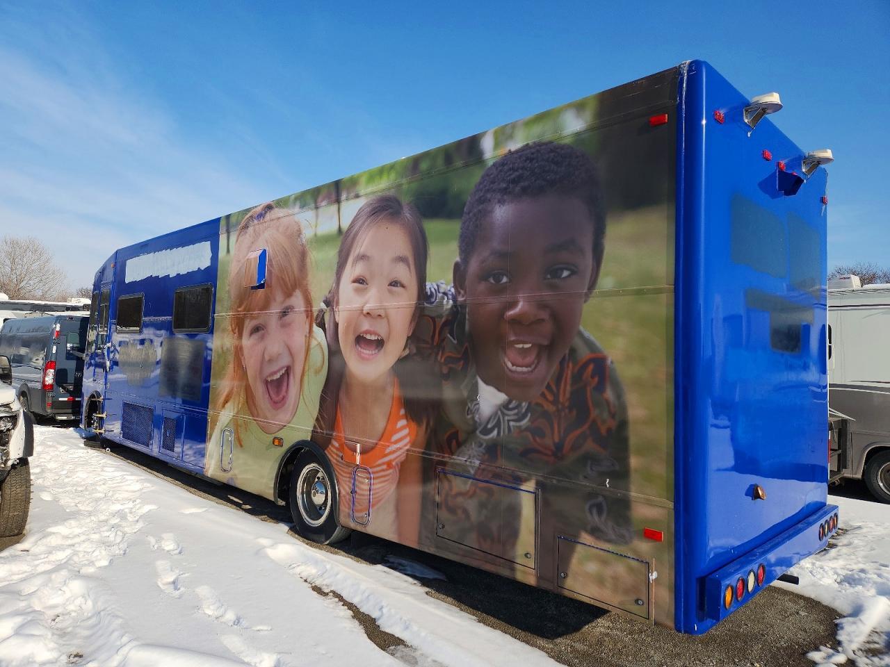 1999 Spartan Motors 1999 Spartan Mobile Medical Bus