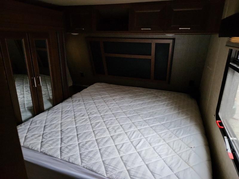 2016 Keystone Fuzion Camper