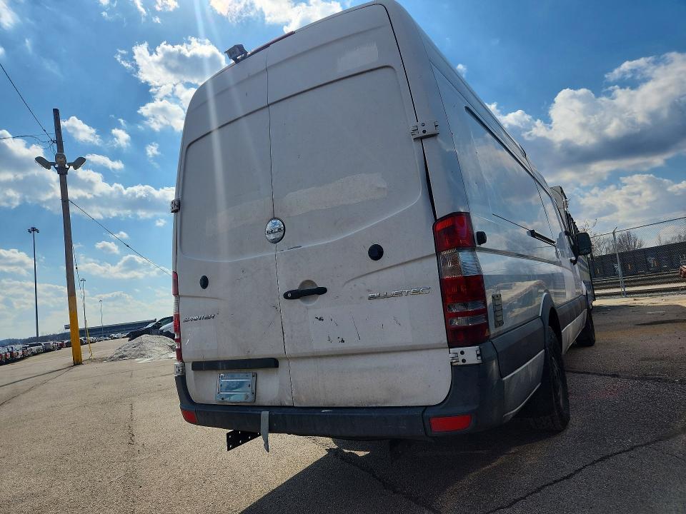 2014 Freightliner Sprinter 2500 Delivery van