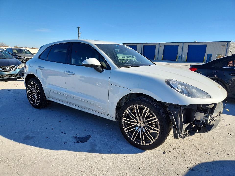 2016 Porsche Macan Turbo