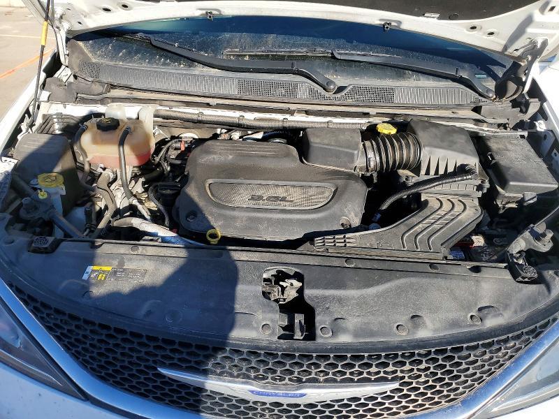 2020 Chrysler Pacifica Touring l