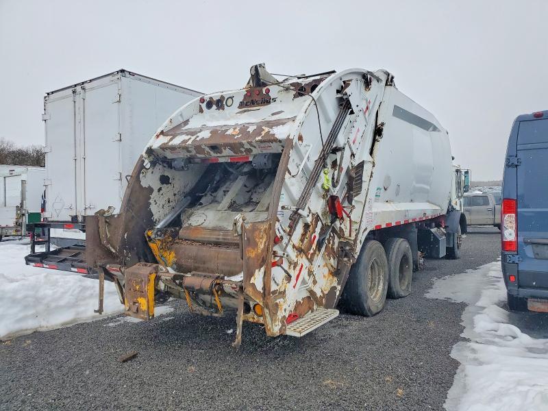 2015 Mack MRU613 Refuse Truck