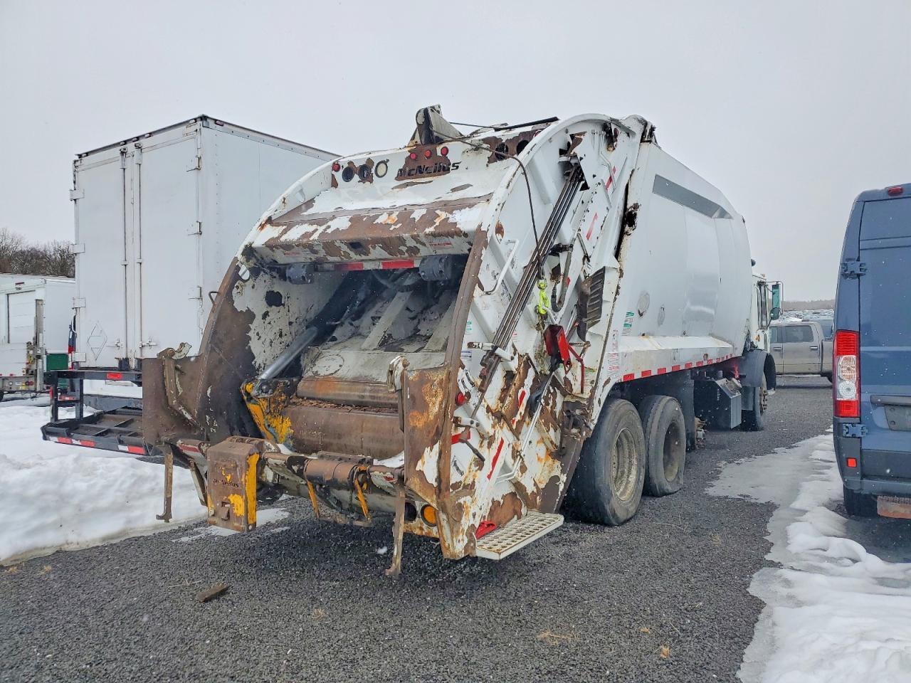 2015 Mack MRU613 Refuse Truck