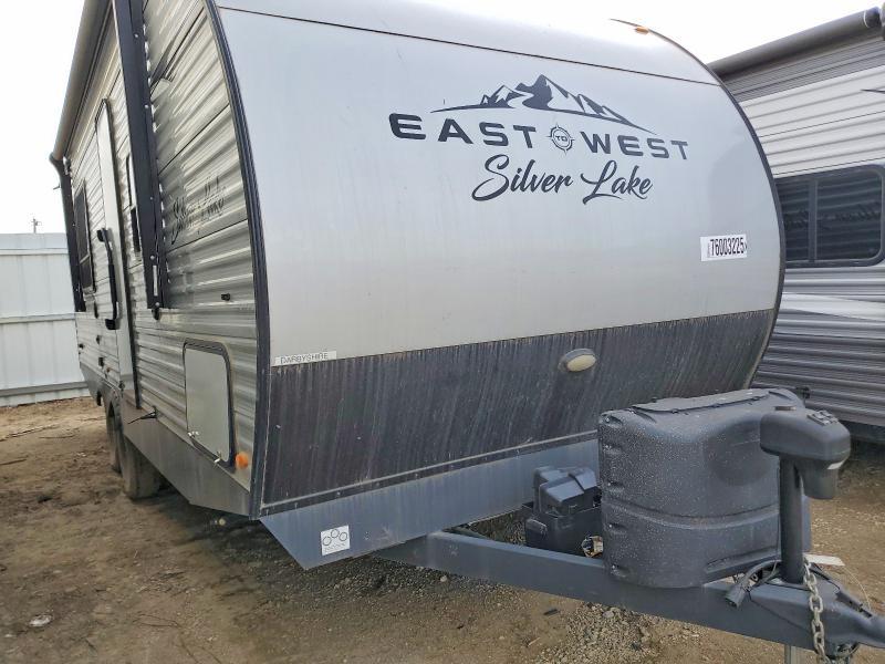 2022 East Manufacturing TO West Silver Lake Camper