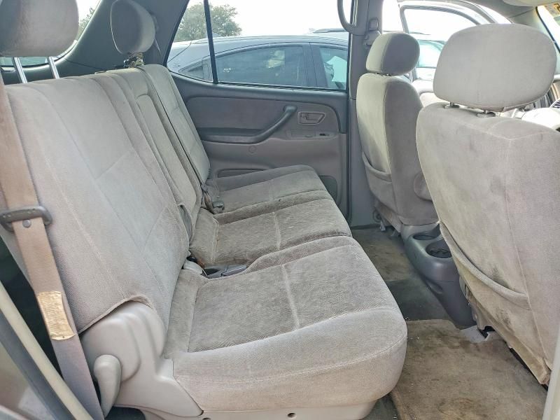 2004 Toyota Sequoia SR5