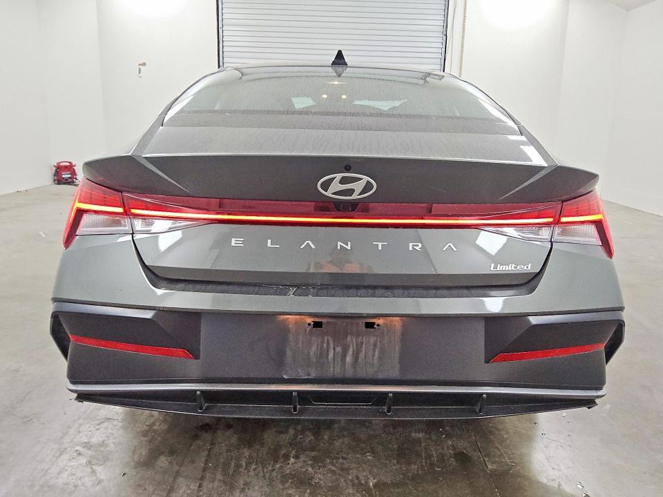 2025 Hyundai Elantra Limited