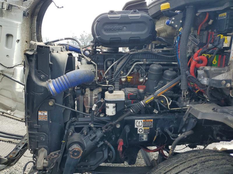 2023 Kenworth T680 Semi Truck