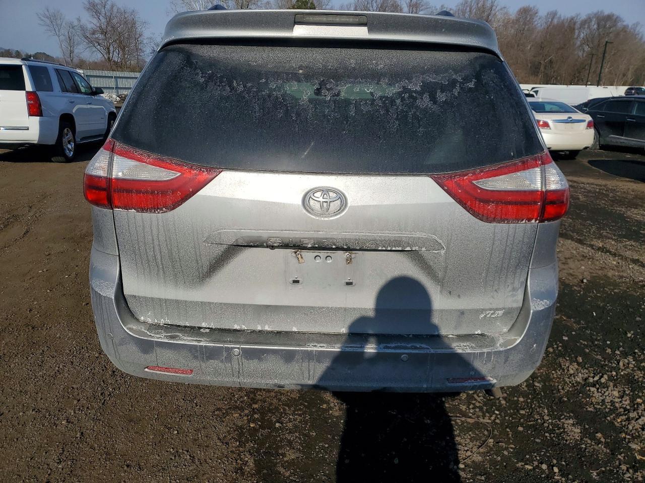 2016 Toyota Sienna xle