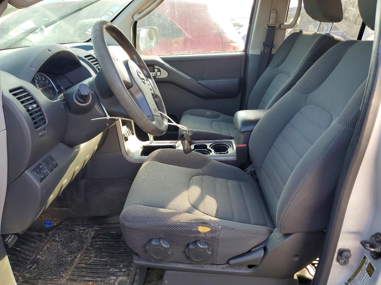2012 Nissan Pathfinder s