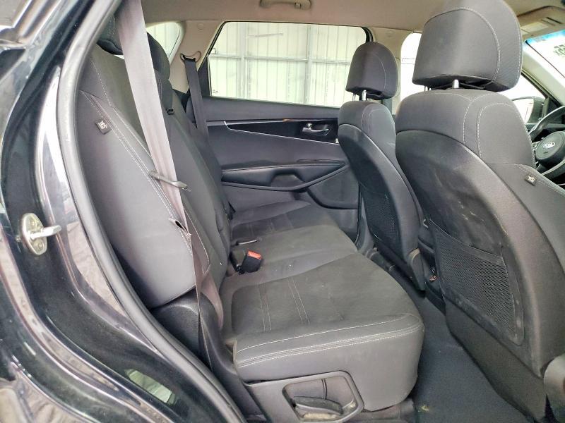 2017 KIA Sorento lx V6