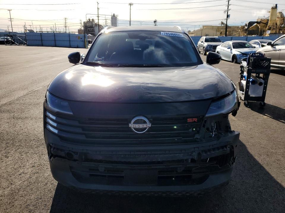 2025 Nissan Kicks sr