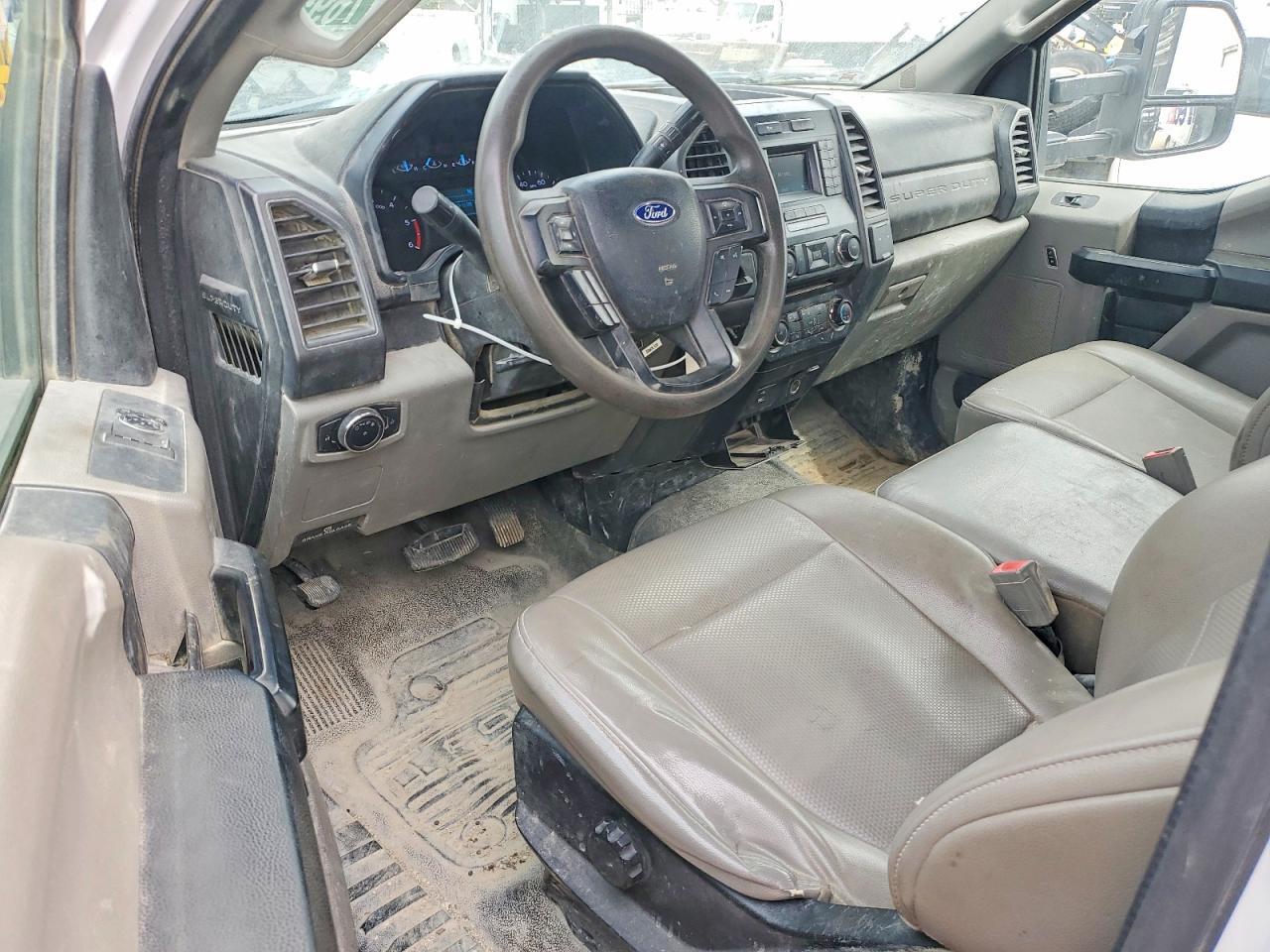 2018 Ford F550 Super Duty Flatbed Truck