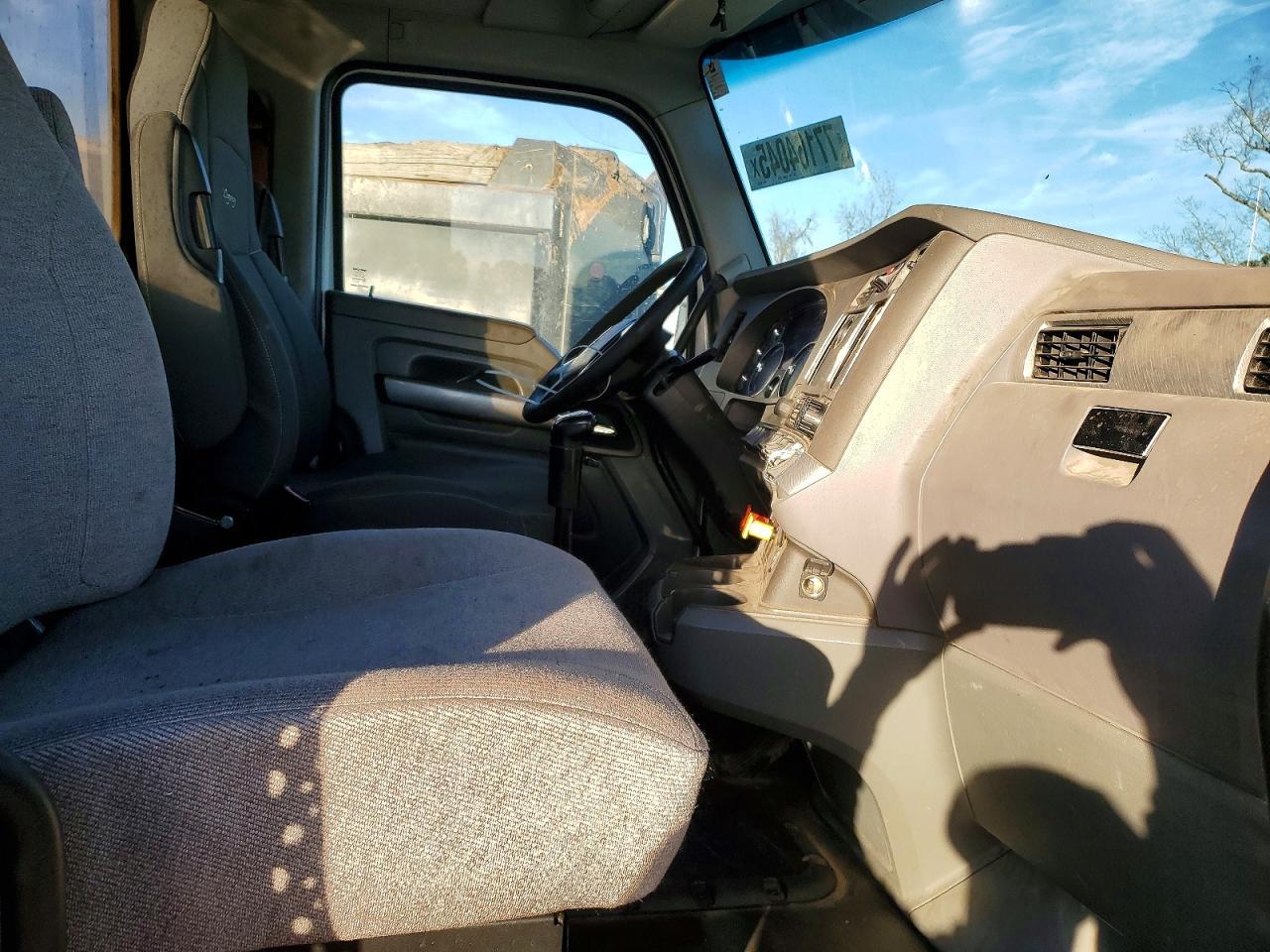 2017 Kenworth T880 Semi Truck