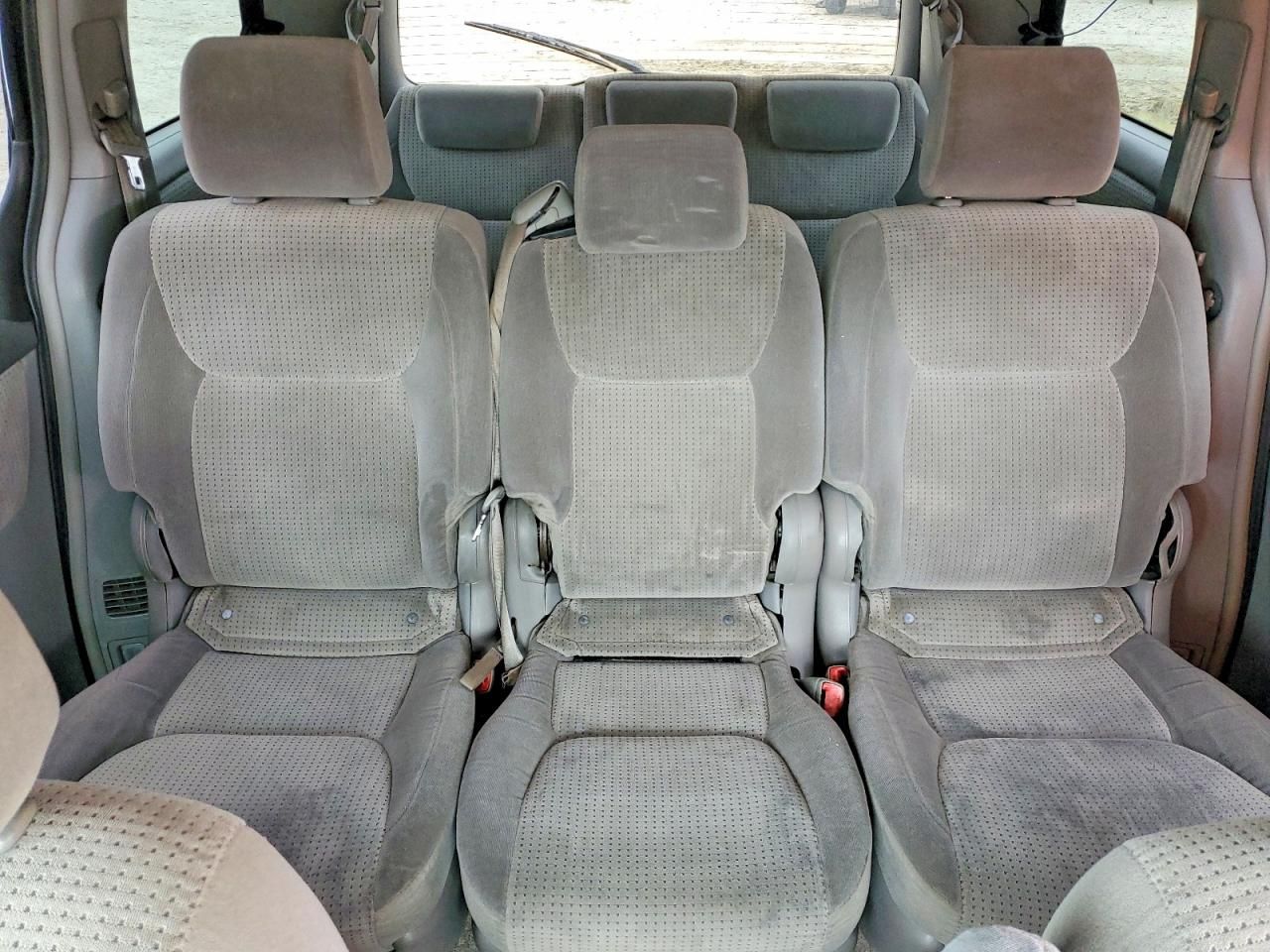 2006 Toyota Sienna le 8 Passenger