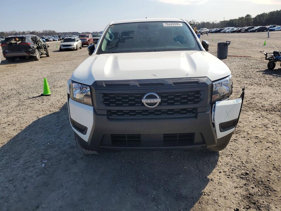 2025 Nissan Frontier s