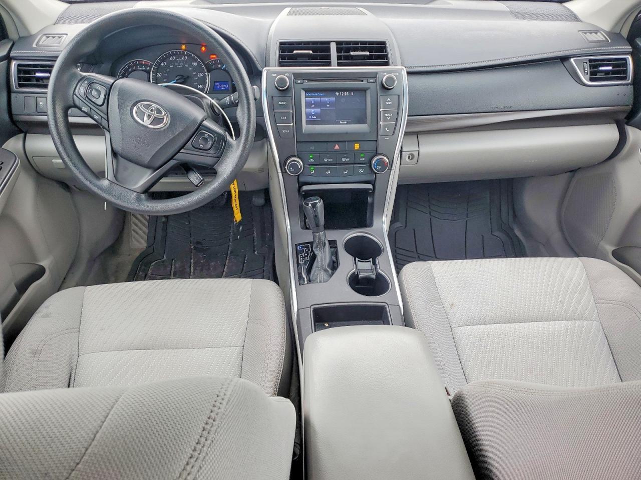 2015 Toyota Camry le