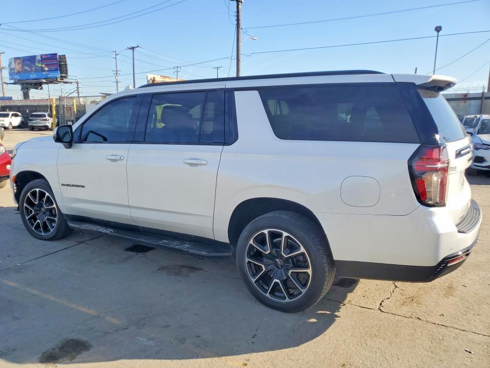 2023 Chevrolet Suburban C1500 rst