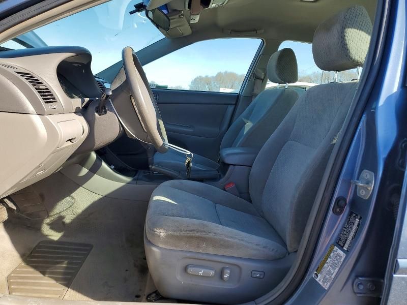 2004 Toyota Camry le