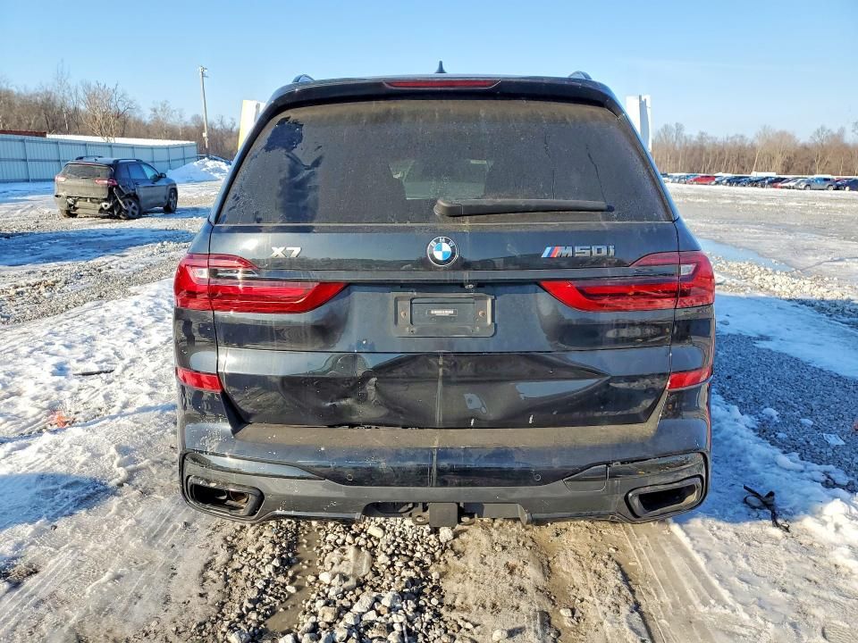 2021 BMW X7 M50i