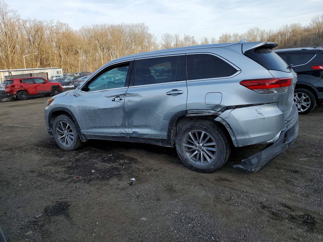 2019 Toyota Highlander se