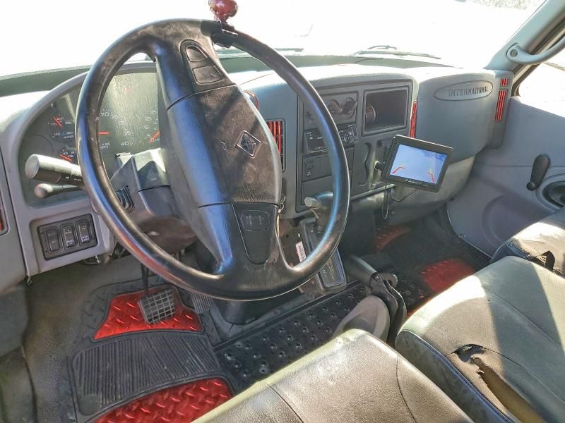 2003 International Mv015 box Truck