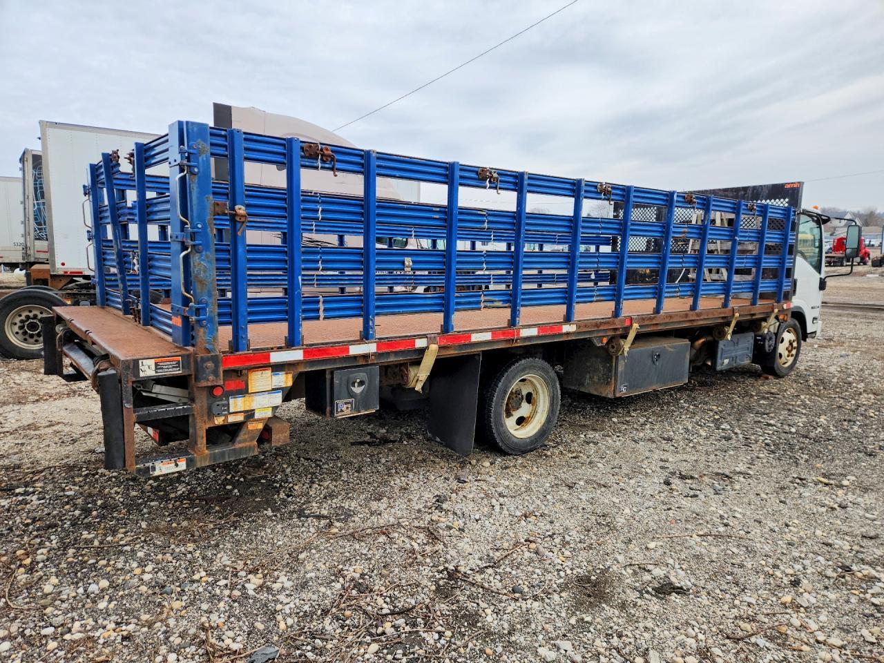 2017 Isuzu NRR Flatbed Truck