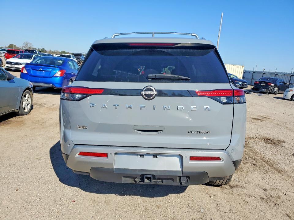 2024 Nissan Pathfinder Platinum