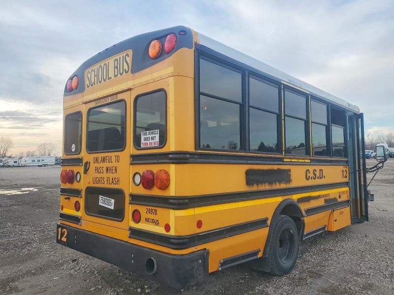2013 Chevrolet 2013 Collins Bantam G4500-School Bus