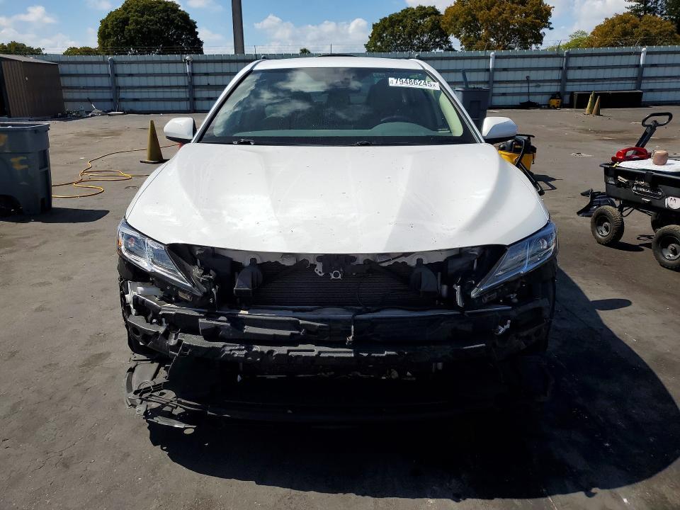 2024 Toyota Camry le