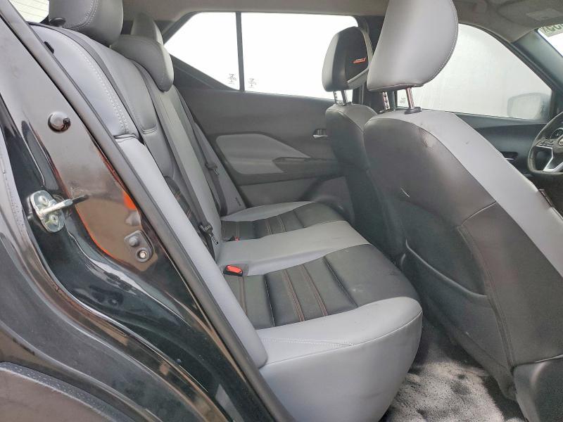 2022 Nissan Kicks sr