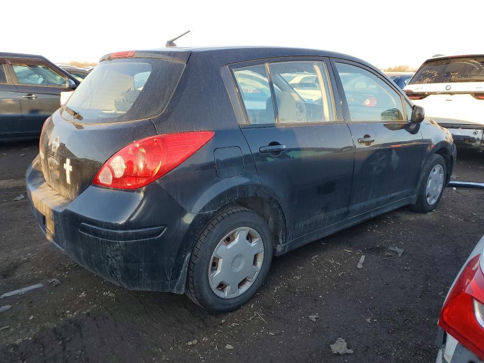 2010 Niss Versa s