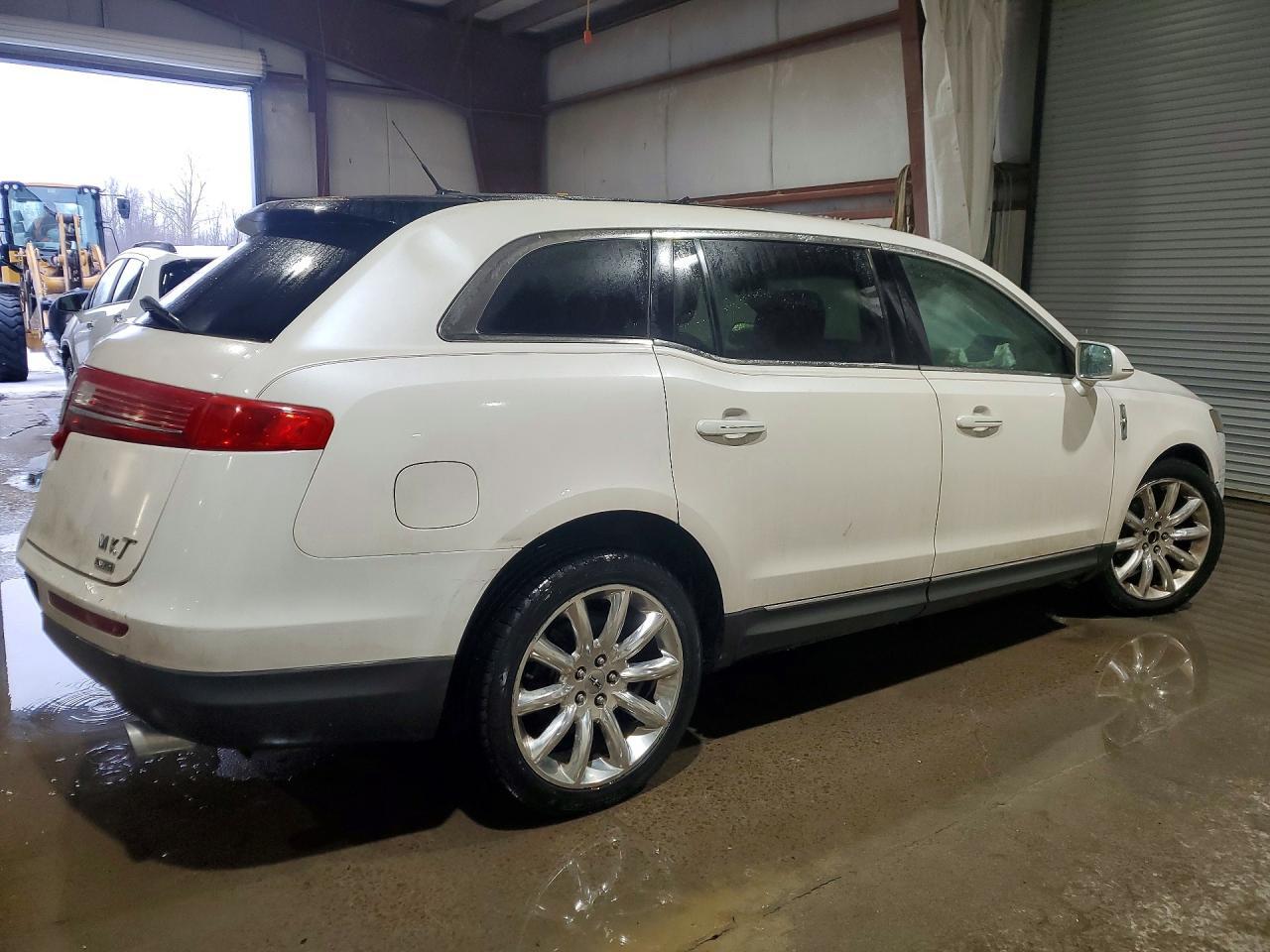 2011 Lincoln MKT