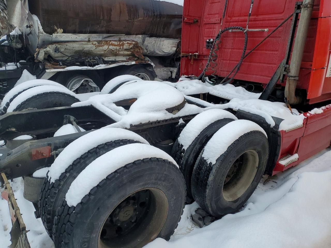 2015 Volvo VNL Semi Truck