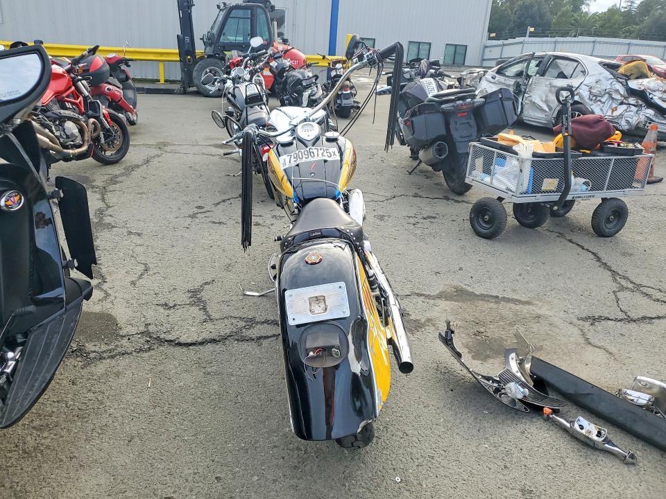 2000 Indian Motorcycle Co. Chief
