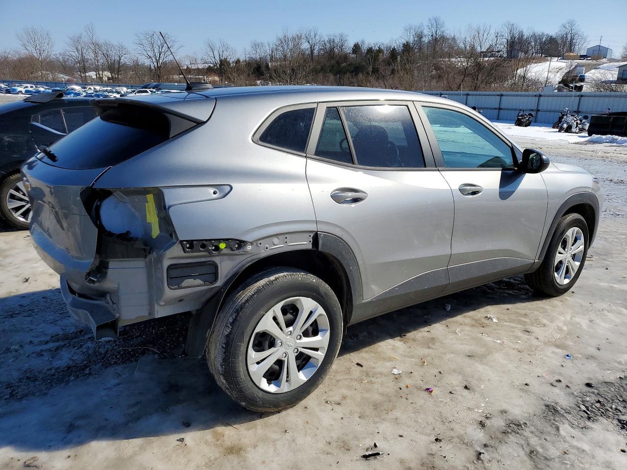 2025 Chevrolet Trax ls